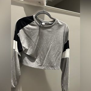Cropped grey long sleeve size small